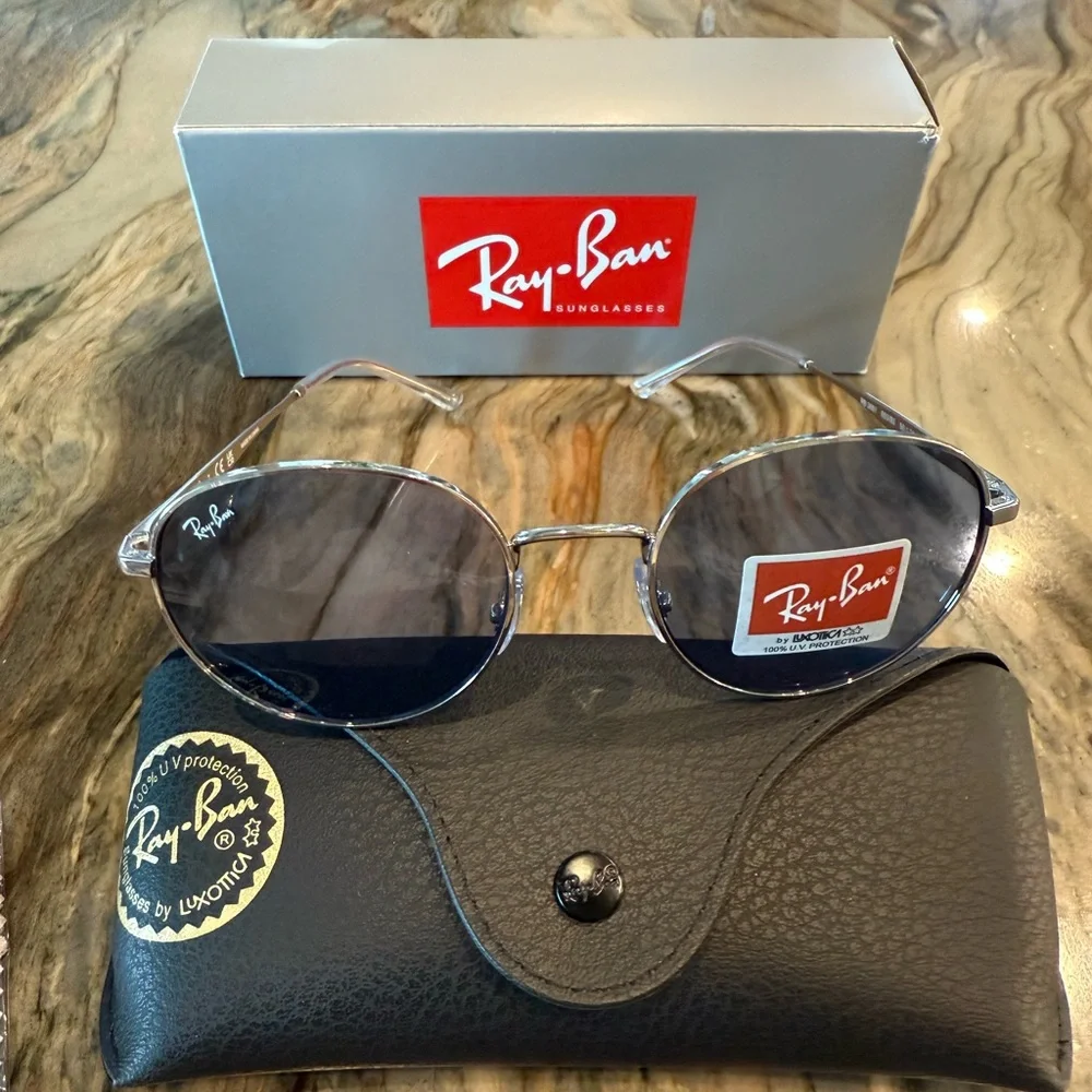 Ray-Ban - Picture 1 of 3